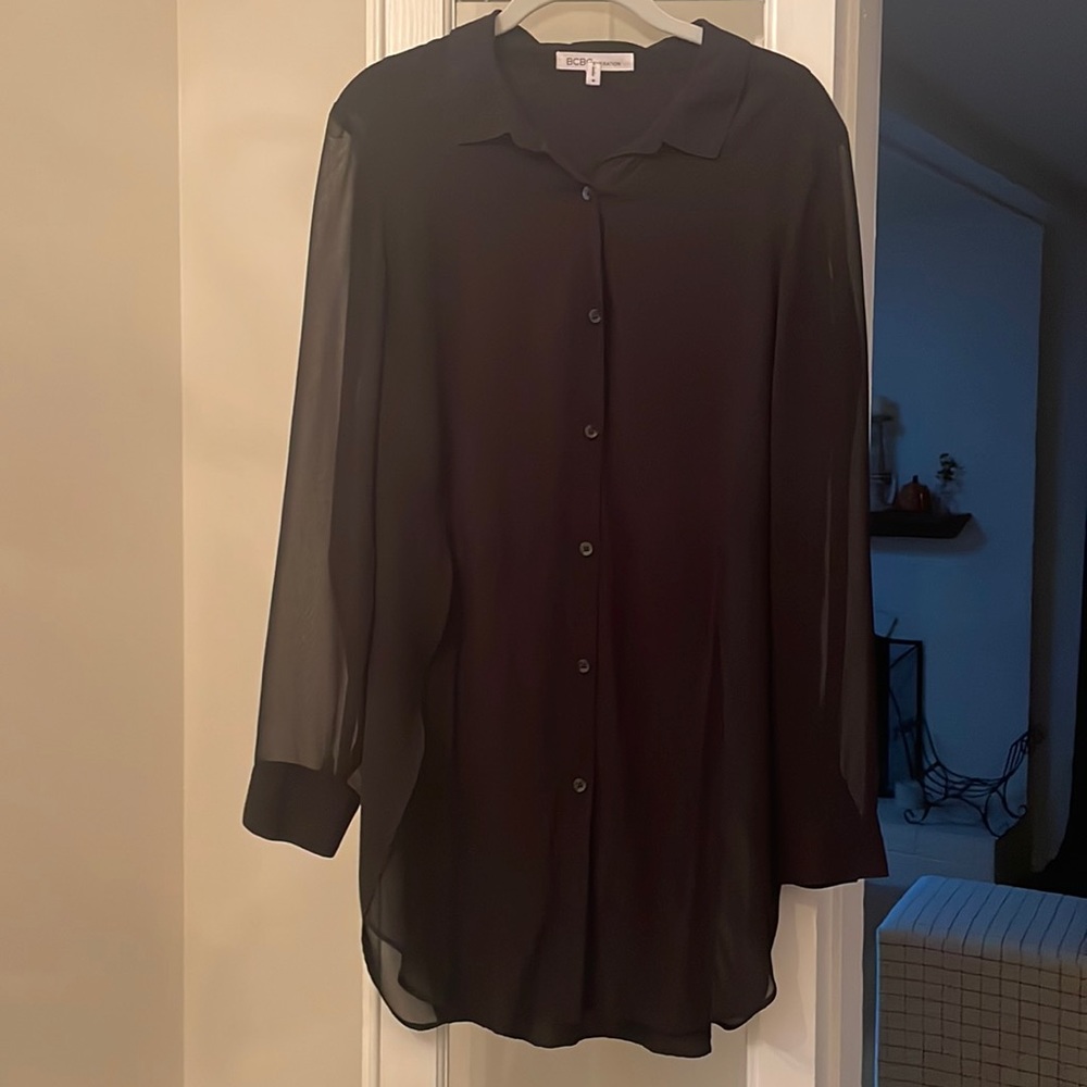 BCBG Generation Black Semi Sheer Tunic Length Button Up Blouse Medium - Picture 2 of 6